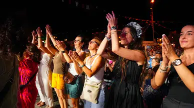Çeşme'de Atatürk'ün 100. yılı coşkuyla kutlandı, etkinlikler ve konserler yoğun ilgi gördü