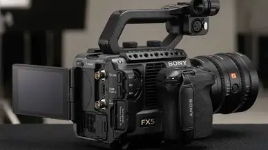 Sony FX5 Resmen Tanıtıldı: 5K Open Gate, Dahili RAW ve Üçlü ISO ile Geliyor