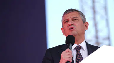 Özgür Özel'den Filenin Sultanları'na kutlama: 86 milyonun gururu oldunuz!