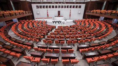 Meclis Genel Kurulu'nda skandal: AKP kendi vekillerini fişledi