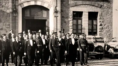 Atatürk'süz duvar kalmasın