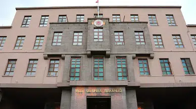 Yalova'da F-16 eğitim uçuşu kazasında pilot paraşütle kurtuldu