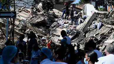 Kolombiya depremi son dakika: 7,4 büyüklüğündeki depremde en az 111 kişi hayatını kaybetti