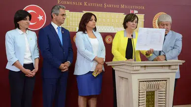 CHP'li vekiller MEB Bakanı İsmet Yılmaz'a karne verdiler