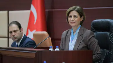 CHP'li Erbay'dan Ünlüce'ye Çağrı: İstifa Etme, Görevine Devam Et!