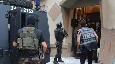Esenyurt'ta polis operasyonu: Yakalanacağını anlayan kadın kendini balkondan attı