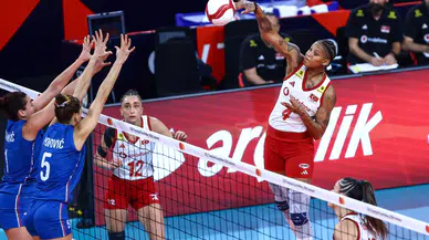 Gururluyuz: Filenin Sultanları Sırbistan’ı 3-0 yendi, finale yükseldi
