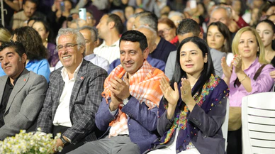 Bayraklı’da Hıdırellez Coşkusu: Binlerce Kişi Baharı Kutladı