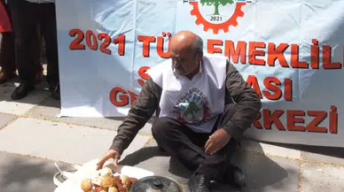 “Sadaka Değil Hak İstiyoruz” – Emekliler TÜİK Önünde Enflasyonu Protesto Etti