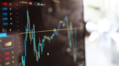 Dolar yeniden vites yükseltti