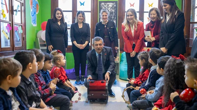 İzmir Konak Belediyesi'nin eğitim seferberliği sürüyor: Ayla Ökmen Oyun Evi açıldı