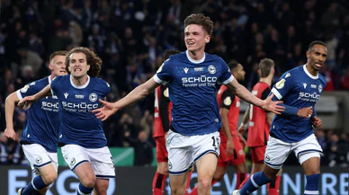 Bayer Leverkusen Almanya DFB Kupası yarı final maçında 3. lig takımı Bielefeld'e elendi