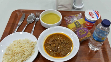 CHP'nin öğrencilere bir öğün ücretsiz yemek verilmesine ilişkin kanun teklifi AK Parti-MHP oylarıyla reddedildi