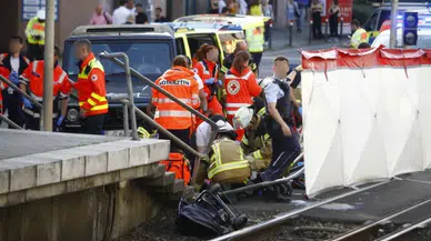 Stuttgart’ta Yayaların Arasına Araç Daldı: 1 Ölü, 8 Yaralı