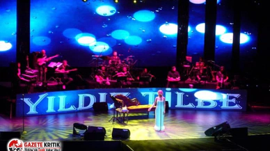 Sahnede kendinden geçen Yıldız Tilbe, sahnede kalça dansı yaptı
