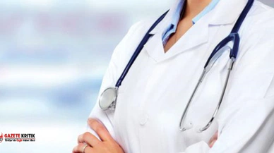 Koronavirüs şüphelisi suyun içine tükürüp doktora serpti