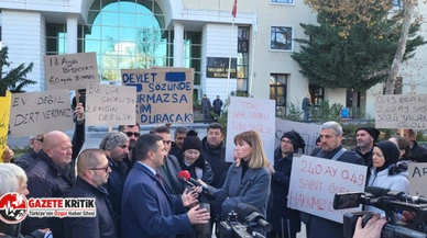 İYİ Partili Türkoğlu TOKİ’nin  Peşini Bırakmıyor: Mağdurlarla birlikte Başkanın Kapısına Dayandı