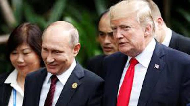 Putin ve Trump'ın otomobilleri de kapıştı