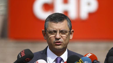 Özgür Özel'den Hulusi Akar'a: Atanmış savunma teknisyeni CHP'ye parmak sallıyor, sana o parmağı sallatmazlar