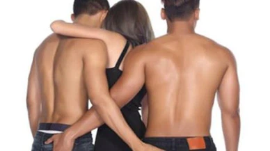 Grup seks konulu teziyle doktora derecesi aldı