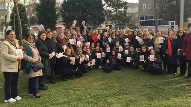 ANNELER PLATFORMU REFERANDUM İÇİN 251 BİN 296 KAPIYI ÇALDI