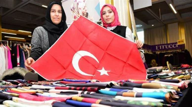 'Bayrak desenli türban' tasarımcısı: Saldırılar talebi artırdı!