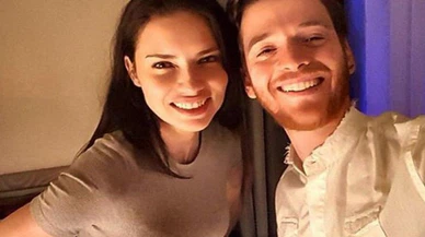 Adriana ve Metin'den yatakta aşk pozu!