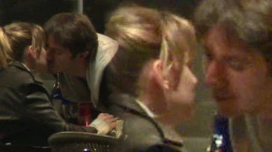 Farah Zeynep Abdullah ve Ahmet Rıfat Şungar dudak dudağa