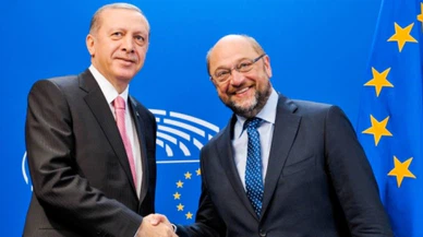 Cumhurbaşkanı Başdanışmanı'ndan AP Başkanı'na: Papaz, aklınızı başınıza alın, parmaklarınızı kırarız!