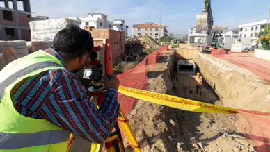 İzmir Büyükşehir'in 180 milyon liralık altyapı yatırımı başladı