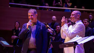 İzmir'de Edip Akbayram ve Volkan Konak anısına unutulmaz konser düzenlendi