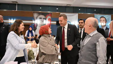 Başkan Ahmet Akın, Ankara'da Balıkesirlilerle iftar programında birlik ve beraberlik mesajı verdi