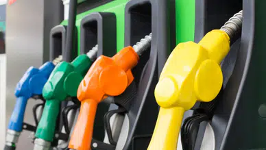 Motorinde Çifte İndirim Dalgası! Akaryakıt Fiyatlarında Yeni Düşüş Sinyali
