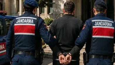 İzmir'de FETÖ operasyonunda 21 şüpheli yakalandı, 5'i firarda!