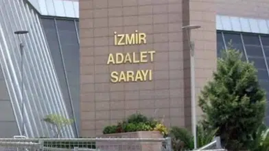 İzmir'de Suriye uyruklulara vatandaşlık işlemi usulsüzlüğü: 3 gözaltı!