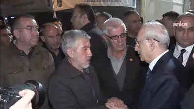 Kılıçdaroğlu, şehit polis memuru Türkoğlu'nun ailesine taziye ziyaretinde bulundu
