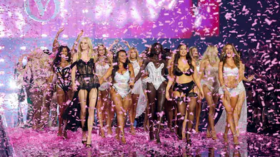 Victoria's Secret Fashion Show 2026'ya Yıldız Yağmuru! Dünyaca Ünlü Modeller Podyumda Buluştu