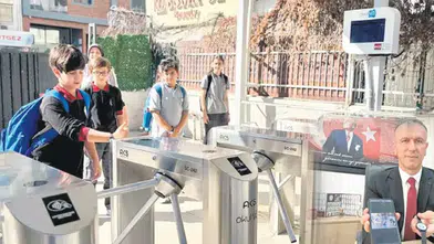 Okullarda Akıllı Bileklik Dönemi! Öğrencilerin Giriş ve Çıkışları Velilere Bildiriliyor