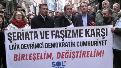 SOL Parti İstanbul İl Binası önünde protesto: “Laikliği savunmak suç değildir”