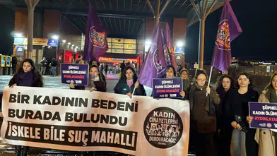 Karaköy İskelesi’nde Kadınlardan Eylem: “Şüpheli Ölümler Aydınlatılsın”