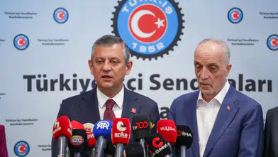 Özgür Özel’den 1 Mayıs çağrısı: “Gelin, işçiye bayram hediyesi verelim”