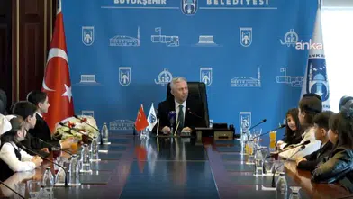 Mansur Yavaş 23 Nisan’da koltuğunu çocuklara devretti: “Hiçbiri maddi imkânsızlık nedeniyle eğitimden geri kalmasın”