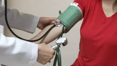 İzmir’de Tek Çatı Altında Sağlık ve Destek Hizmeti: Karşıyaka’daki Merkez Ailelere Nefes Oluyor