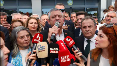 Özgür Özel Trabzon’da konuştu: “Seçme ve seçilme hakkı saldırı altında”