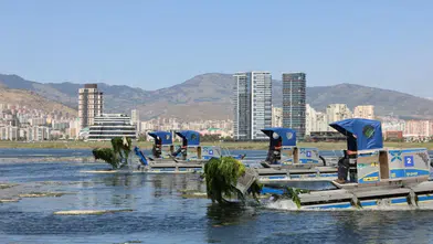 İzmir Körfezi'nin Temizliği için 1 Milyon Ton Çamur ve Denizdeki Atıklarla Mücadele Projeleri Yürütülüyor