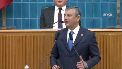 Özgür Özel, CHP'nin geleceği için tarihi kurultay çağrısı yaptı