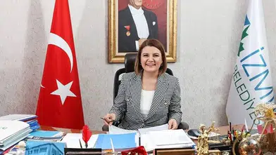 İzmit Belediye Başkanı Fatma Kaplan Hürriyet, eşi ve 18 kişi tutuklandı