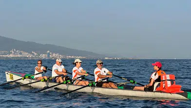 İzmir Marina’da su sporları eğitimleri başladı, her yaştan katılımcılar denizle buluşuyor