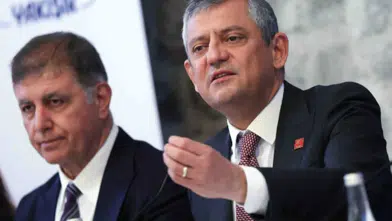 Özgür Özel’e Yakın İsimden Sürpriz Karar: Cemil Tugay Yeni Partiye Geçmeyecek