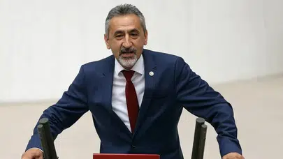 Mustafa Adıgüzel'den, kahve içen vatandaşlara müdahale eden gruba: "Tepki koyacaksanız, İsrailli firmaya 590 milyon lira teşvik veren, siyonizmden ödül alan sarayın kapısına gidin"